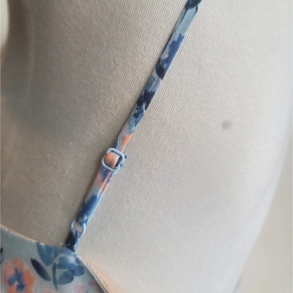 LOVERS + FRIENDS x REVOLVE AHAMANI ASYMMETRICAL GOWN IN BLUE MEADOW FLORAL XSMAL - Picture 5 of 16